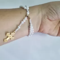 Pulseira Terço Branca e Dourada