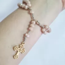 Pulseira terço salmão Nossa Senhora Aparecida